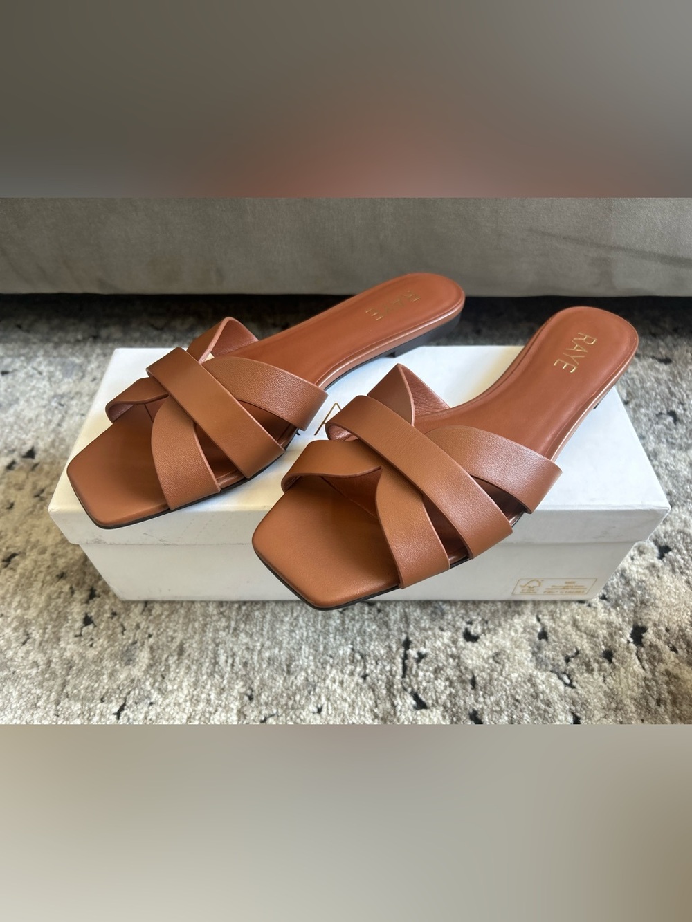 New Revolve RAYE Almodovar Tan Flat Sandals Size 8